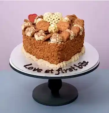 Caramel Crunch Love cake 