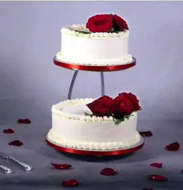 Classic Two Tier Red Roses 2